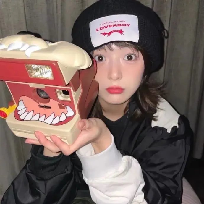 玉女含苞朵朵开
